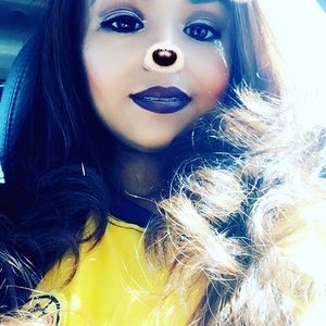 Meet your Posher, Alma